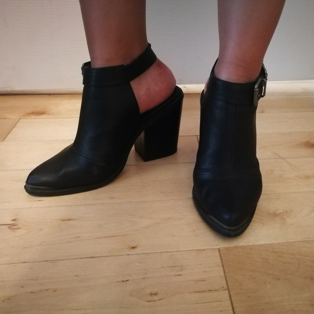 High heels - Picture 3 of 4